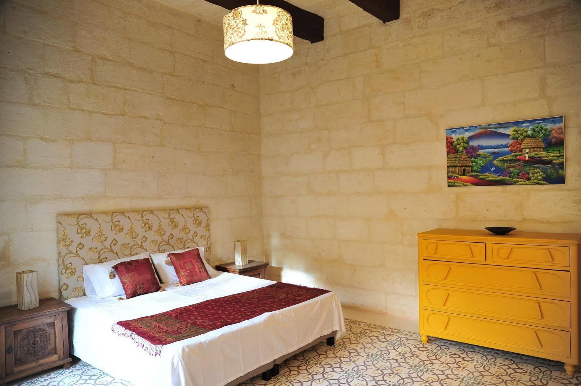Saint Julian's ザ ストーンハウス Bed & Breakfast エクステリア 写真