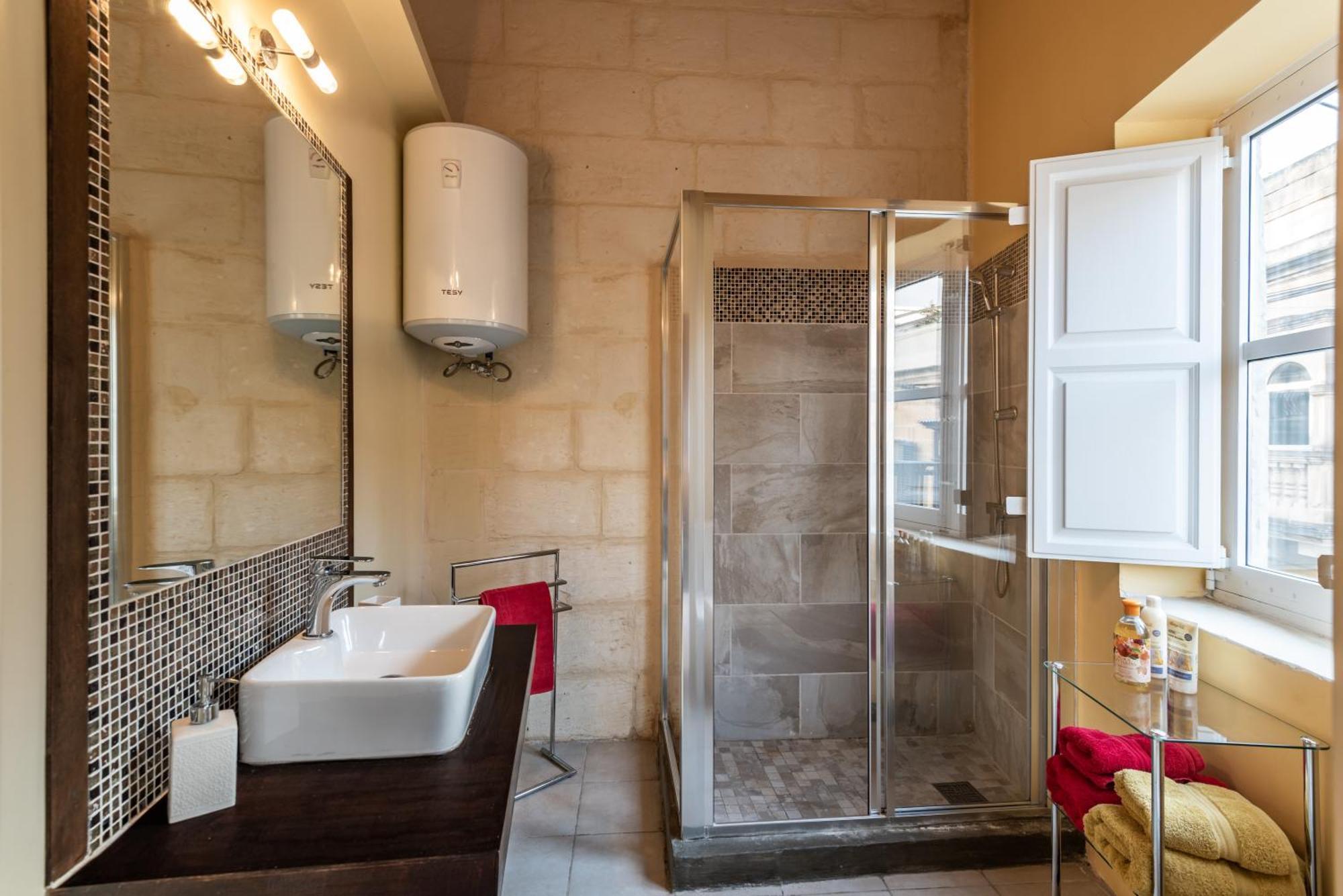 Saint Julian's ザ ストーンハウス Bed & Breakfast エクステリア 写真